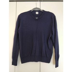 Gap V-neck sweatshirt size S